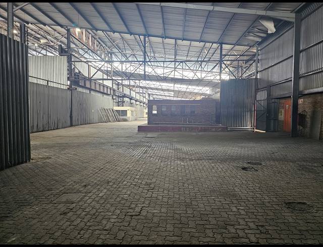 3,300M² WAREHOUSE TO LET IN ALRODE